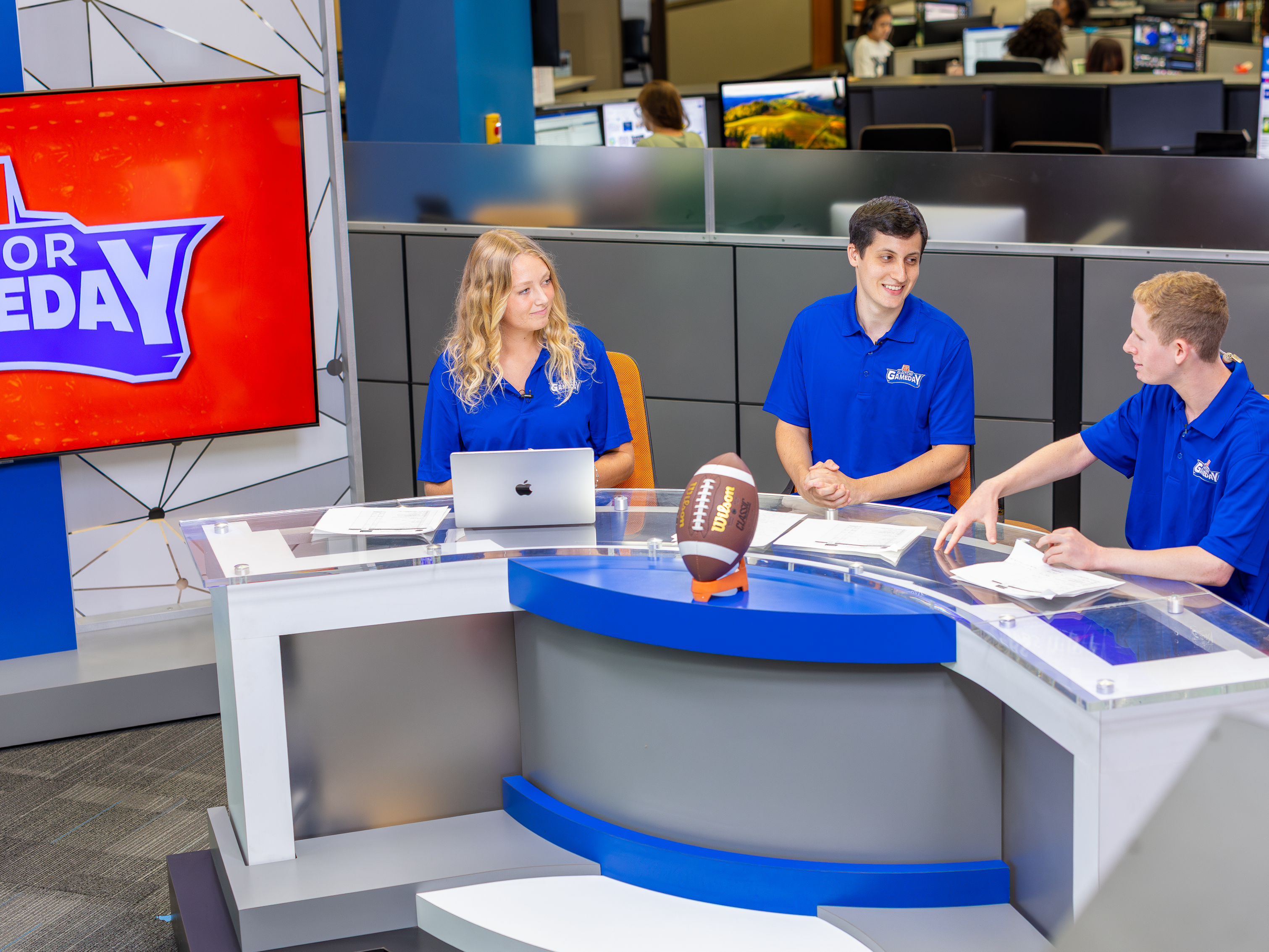 Students reporting for Gator gameday