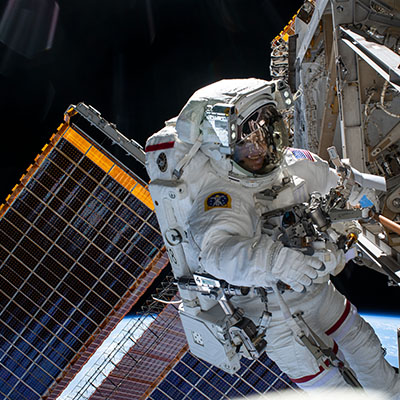 astronaut space walk